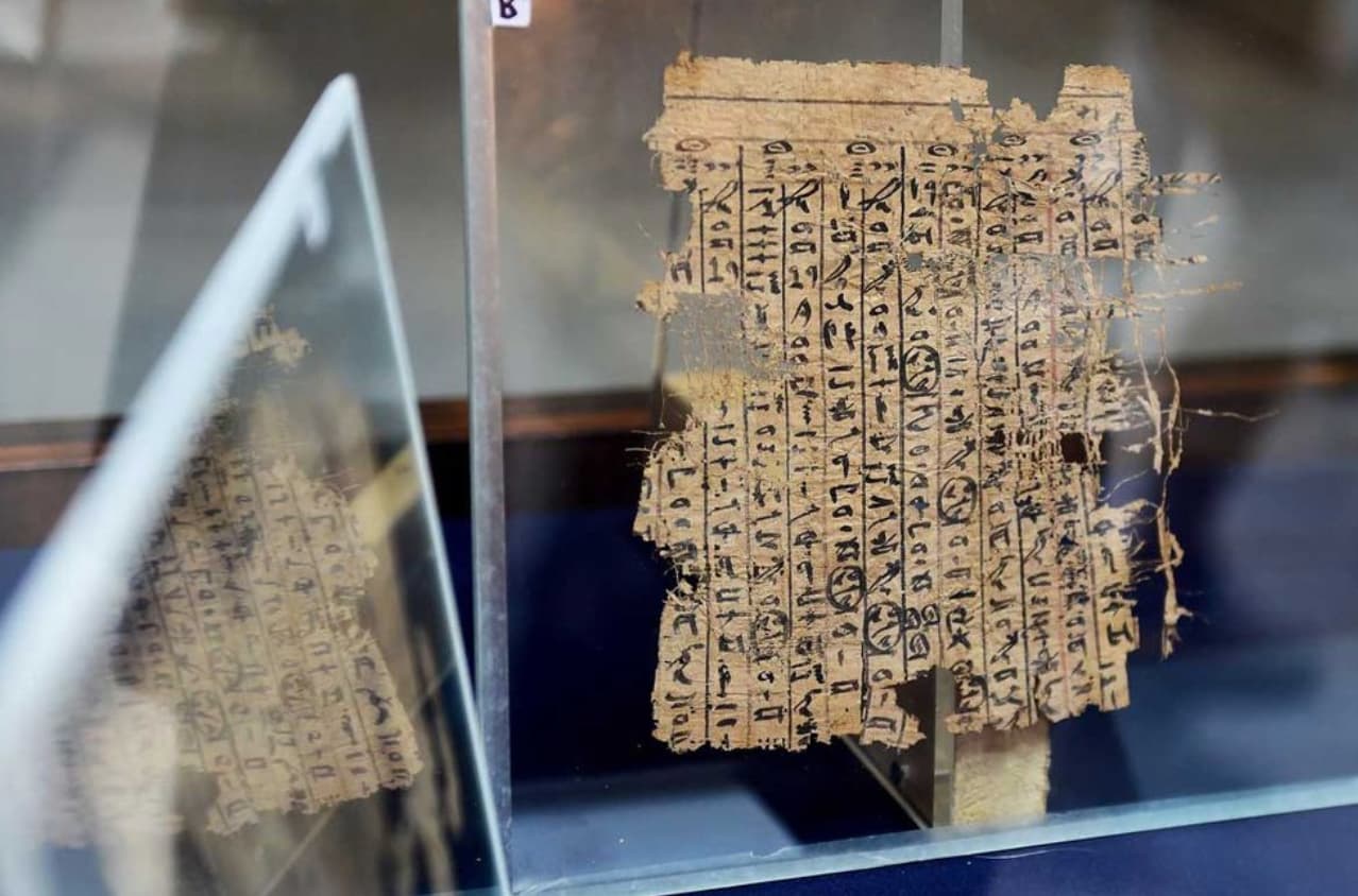 diary of merer papyrus - L Lock